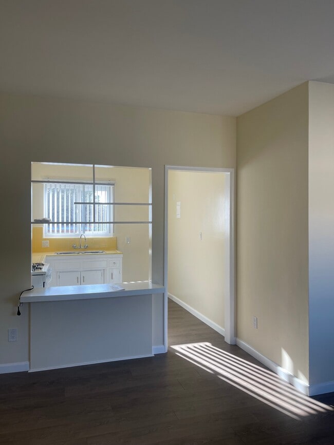 Photo - 14207 Sylvan St