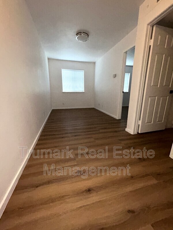 Photo - 3831 La Crescenta Ave