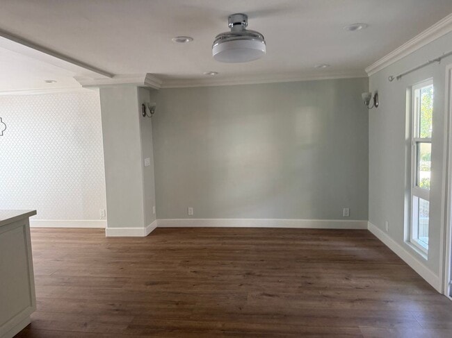 Photo - 268 S Seneca Cir