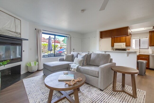 Building Photo - 807 Capistrano Pl