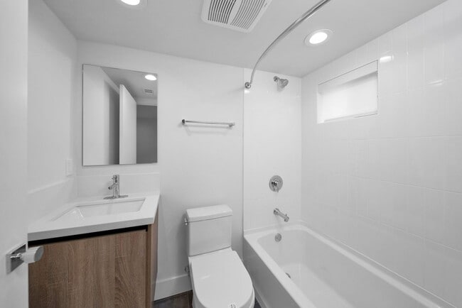 Photo - 11522 Emelita St