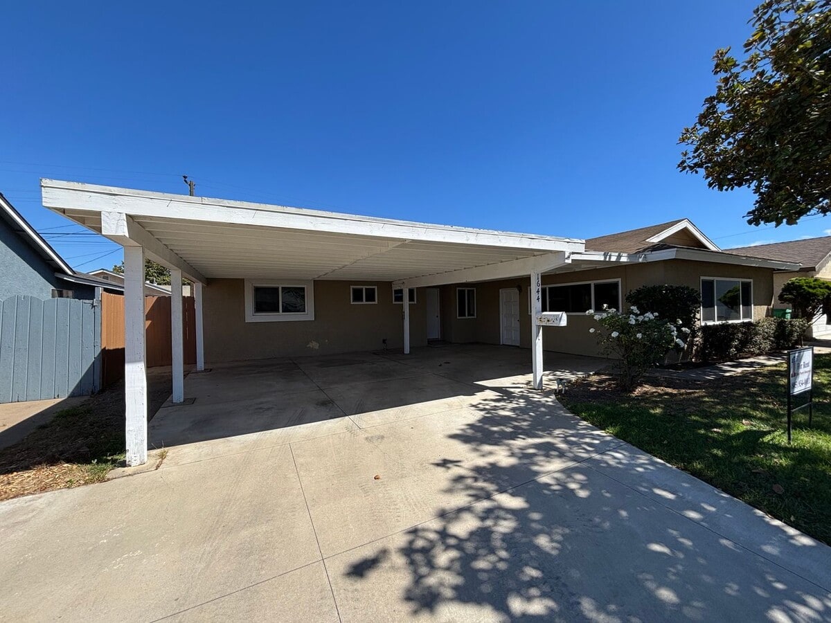 Photo - 1644 N Miller St House
