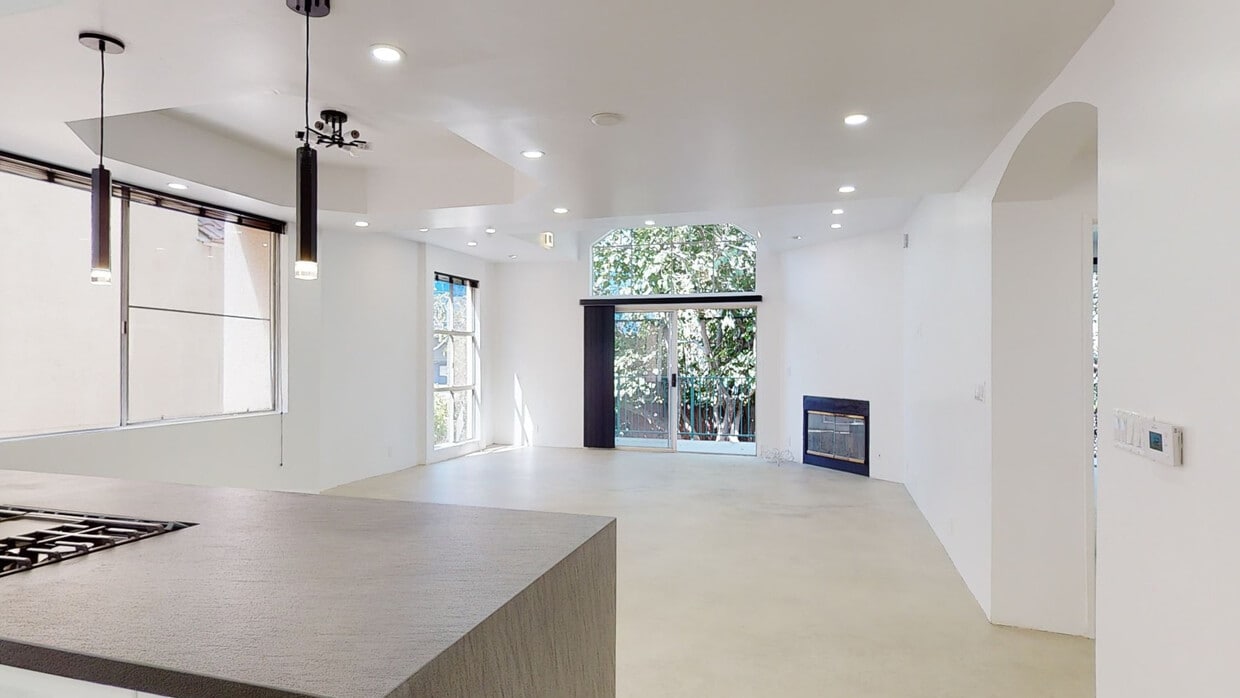 3D Tour - Lido Apartments - 639 Huntley Dr