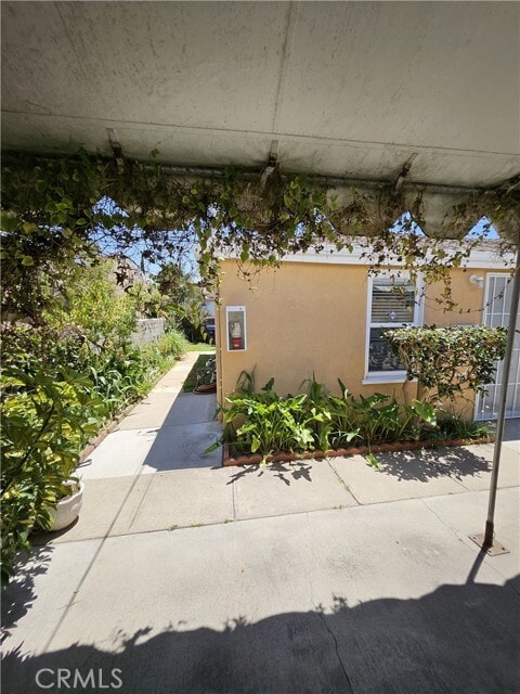 Building Photo - 14914 Denker Ave