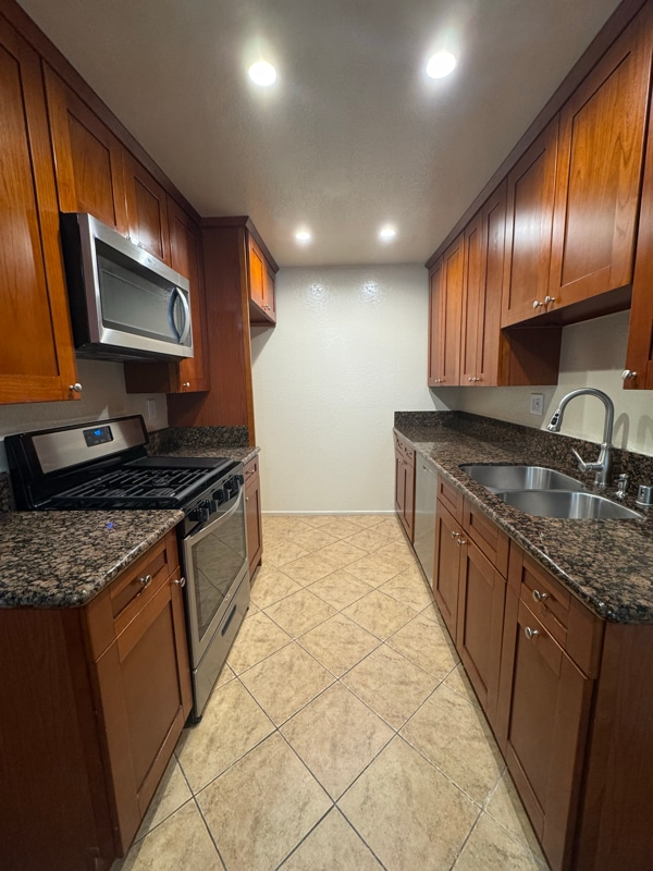 Photo - 1670 Manning Ave Unit 107