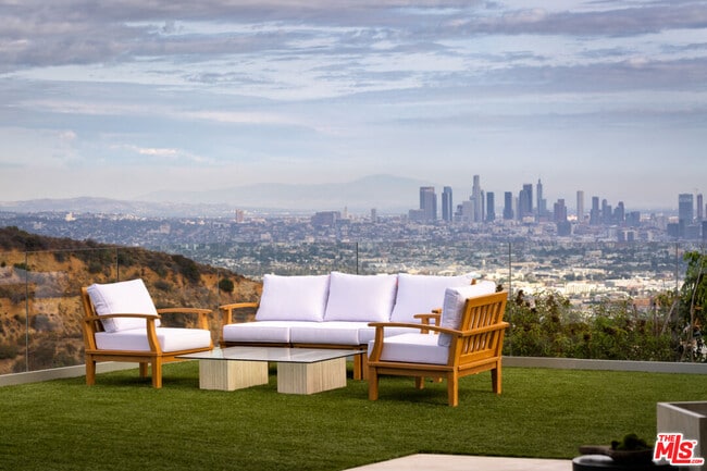 Building Photo - 2110 Hercules Dr