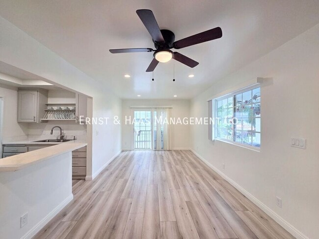 Photo - 1084 Walnut Ave