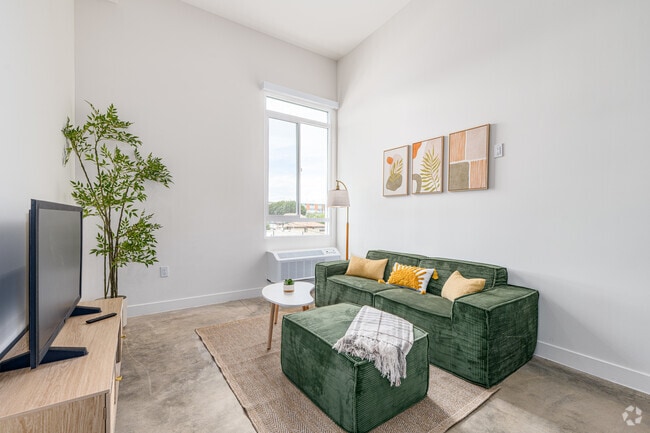 Studio - 471SF - Living Room - Step Apartments