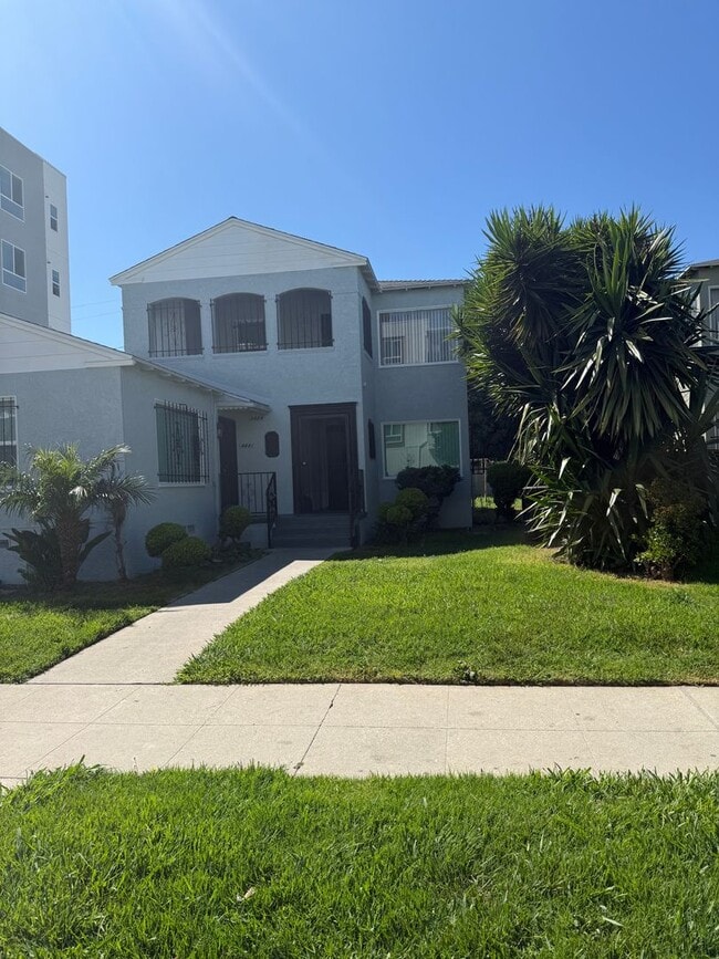 Photo - FOR RENT — COMPLETELY REMODELED Apartment Unit 3529