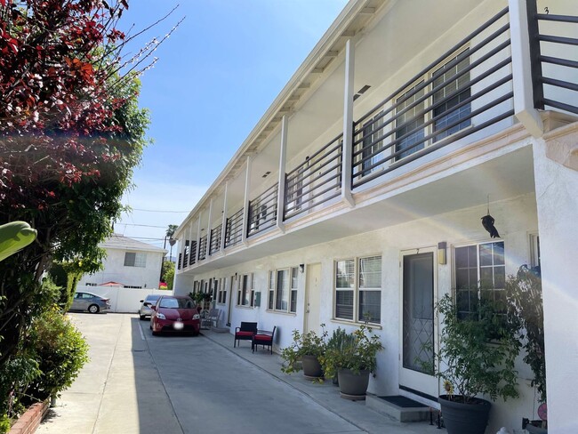 Building Photo - Blix, 10814-10818 Unit 818-2