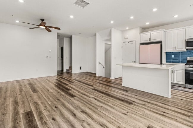 Photo - Highly upgraded 3 Bed 3 Bath Townhome with Resort Style Amenities
