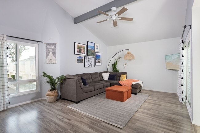 Photo - 3 bed 2 bath Townhouse located in South Coast Metro
