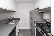 2BR, 1BA - 955SF - Kitchen - Hills at Hacienda Heights