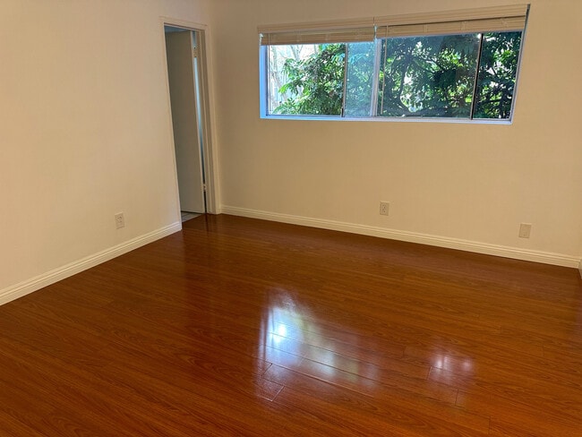 02 - Master Bedroom - Main View - 1831 Barry Ave Unit 7