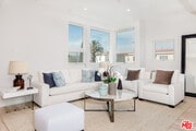 Photo - 6072 Pickford St