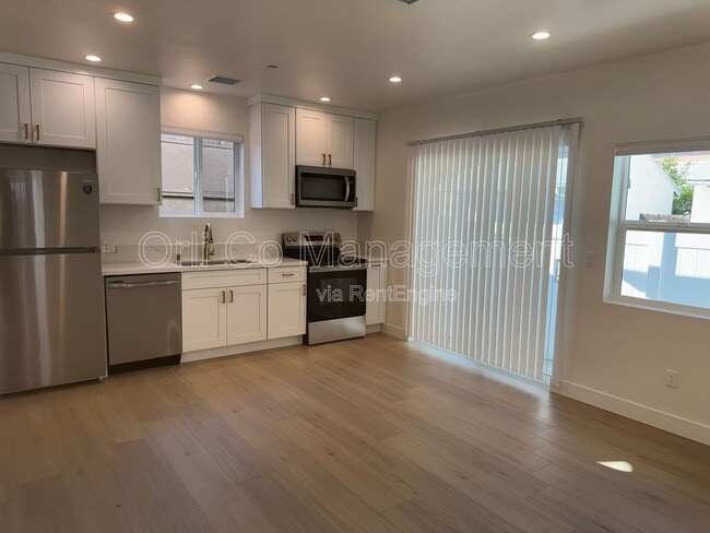 Photo - 19229 Friar St