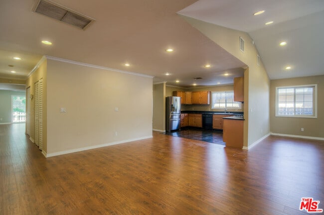 Photo - 5415 Fallbrook Ave