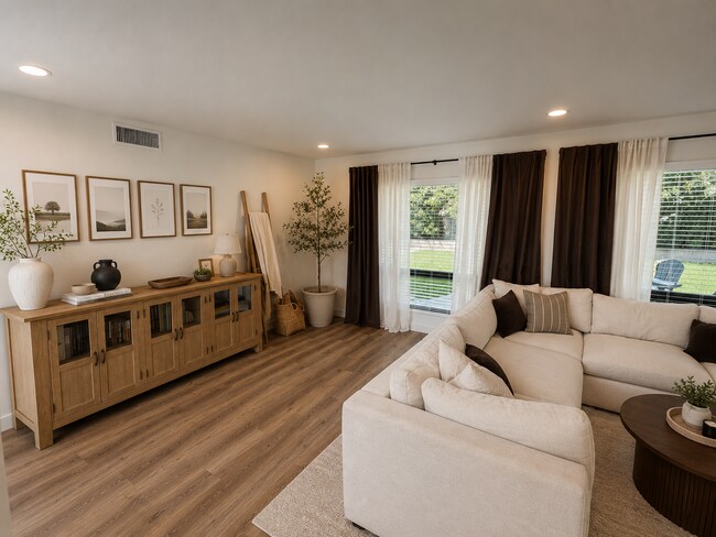 Photo - 1659 Cromwell Pl