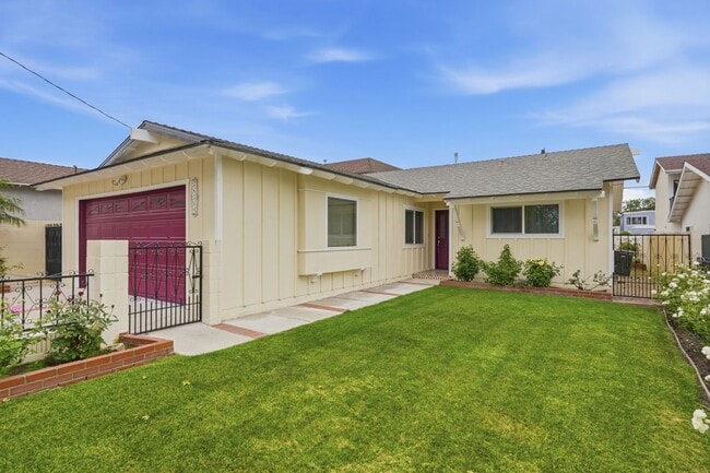 Photo - Spacious 4-Bed 4-Bath Home, Gated Yard & Entertainer’s Patio in Prime Torrance