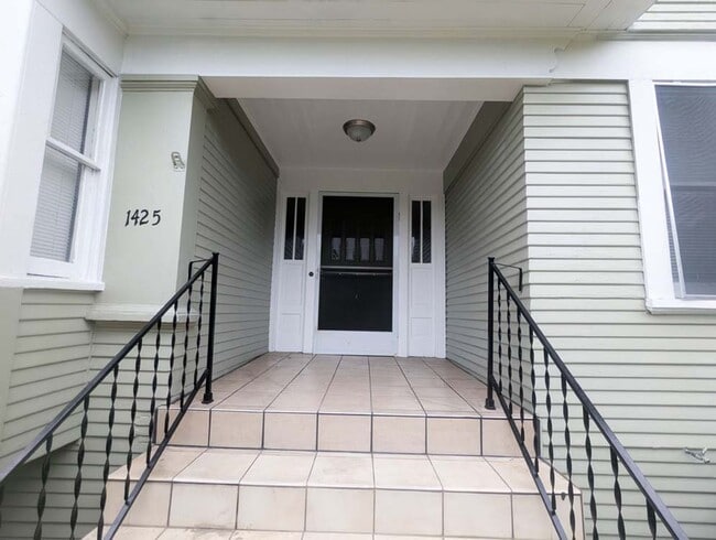 Building Photo - 1421 Kellam Ave Unit 1425