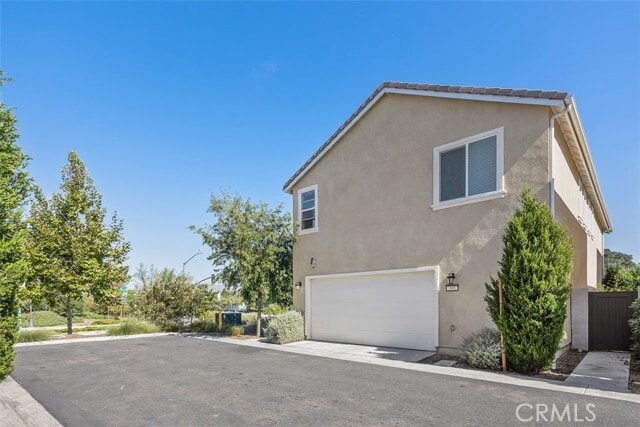 Building Photo - 395 Sawbuck