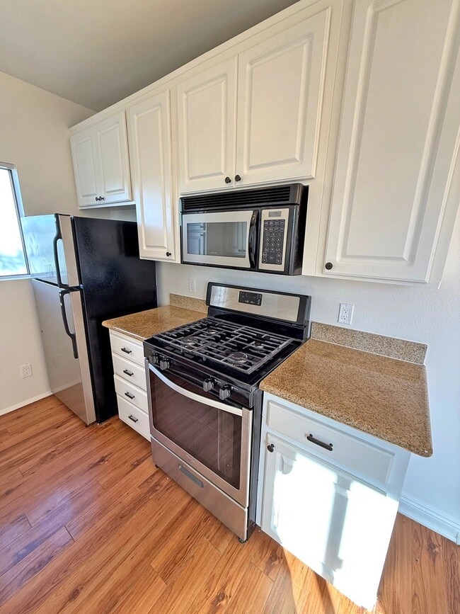 Building Photo - 5000 Whitsett Ave