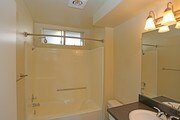Bathroom - Chateau Woodley Hart Apartments