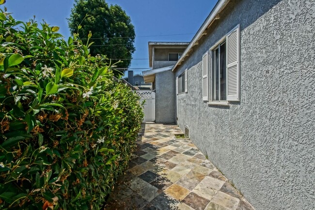 Photo - 1x 3906-3908 Unit 3906