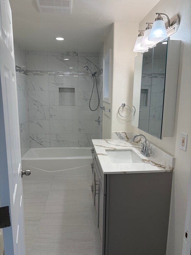 Photo - 1260 W 22nd St Unit 1258