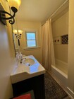 Private bath - 4933 Aldama St House