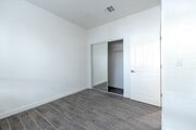 Photo - 1130 W 39th St