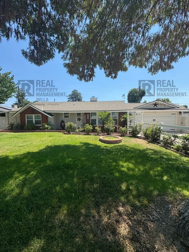 3-Bed, 2-Bath Oasis in Hemet with Sparklin... - 3-Bed, 2-Bath Oasis in Hemet with Sparklin... House