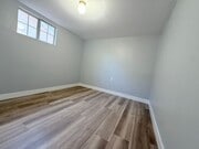 Photo - Huge 3 bedroom 2 bathroom for lease