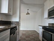 Photo - 1 month off move in special. 2 bedroom 2 bath with in unit laundry in Hillcrest /North Park!