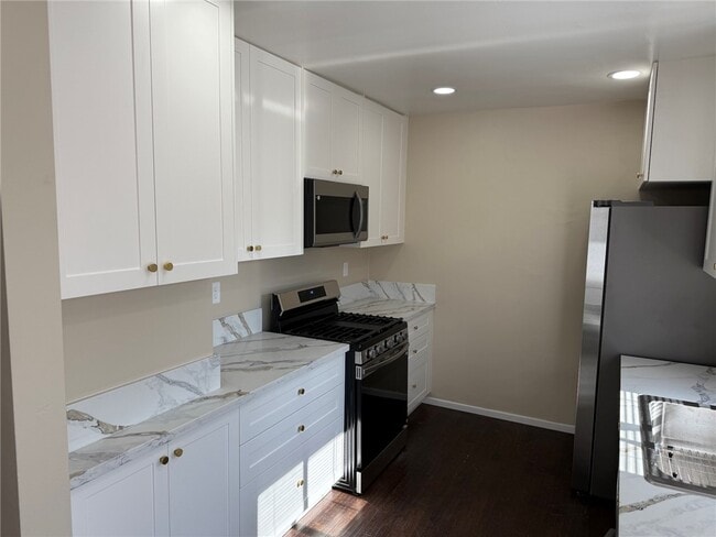 Photo - 256 Euclid Pl