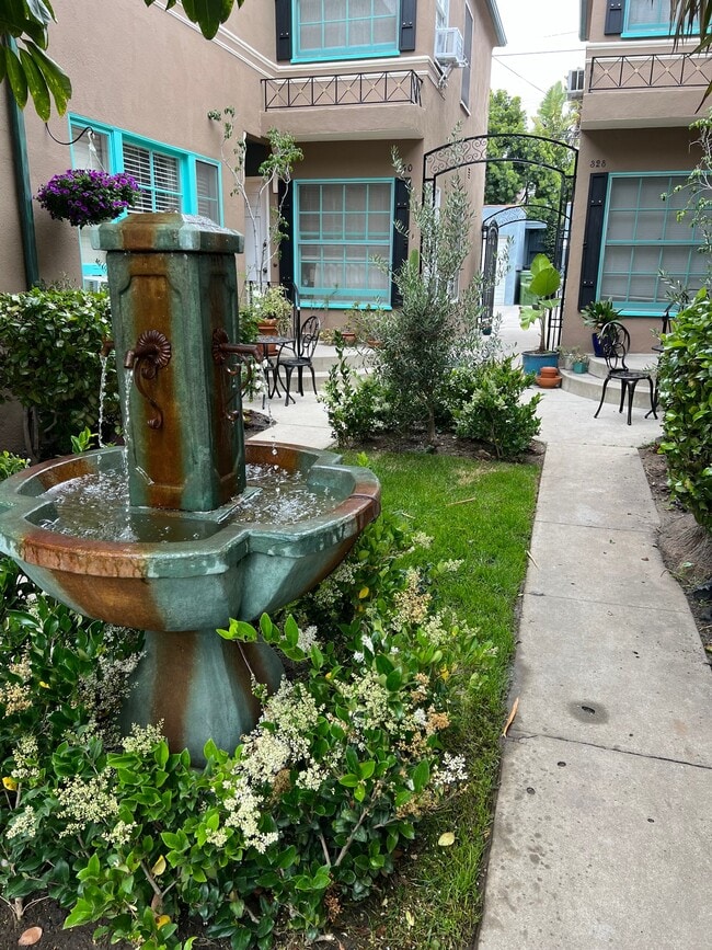 Photo - 326-332 N Gardner St Unit 328.5
