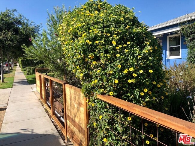 Photo - 1727 Franklin St