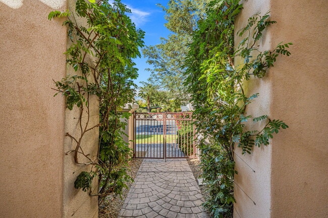 Photo - 35114 Rosemont Dr