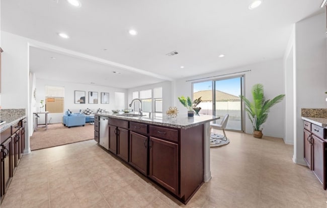 Photo - 4790 Preston St