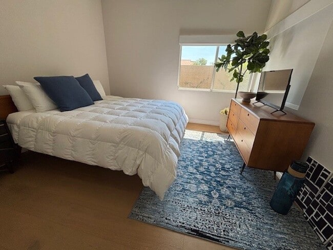 Photo - 3 Bedroom 2 Bath Short Term Rental August through October