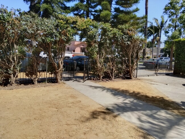 Photo - 2741 S Rimpau Blvd