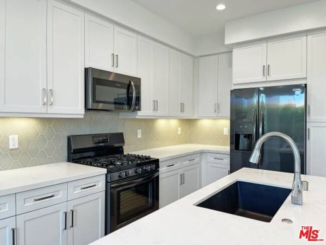 Photo - 7105 Tampa Ave