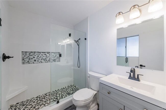 Photo - 1817 N Symphony St