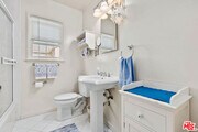 Photo - 836 Appelby St