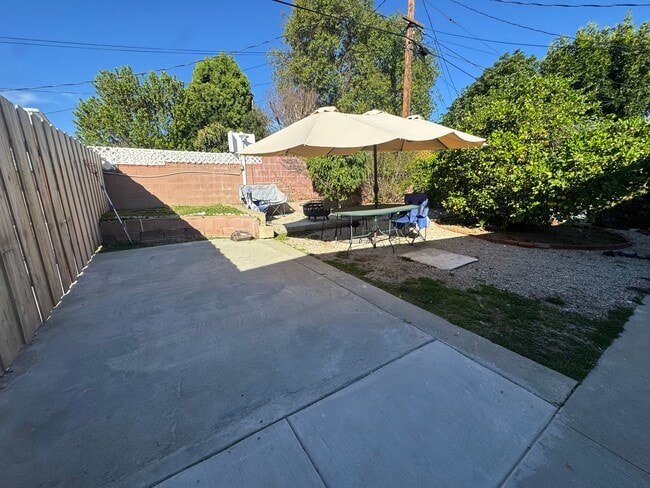 Photo - 6439 1/2 Graves Ave