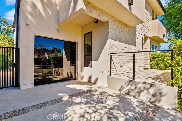 Photo - 5935 Yarmouth Ave