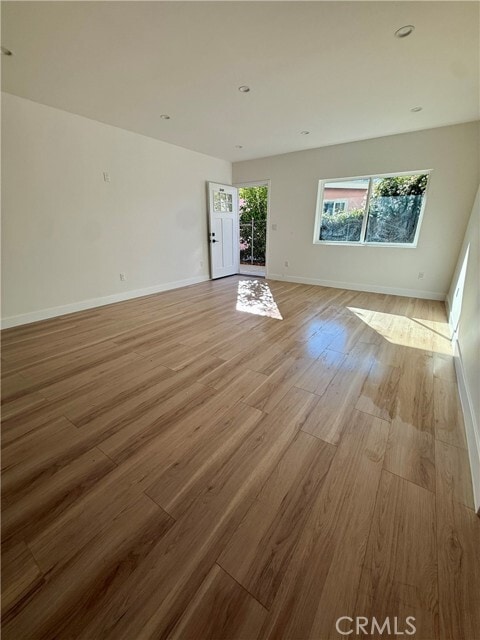 Photo - 20407 Strathern St