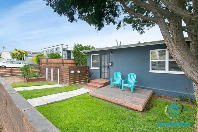 Photo - 4323-4333 Gresham St - 1405 Grand Ave