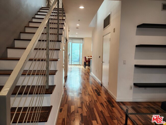 Photo - 6683 Franklin Ave Unit 8