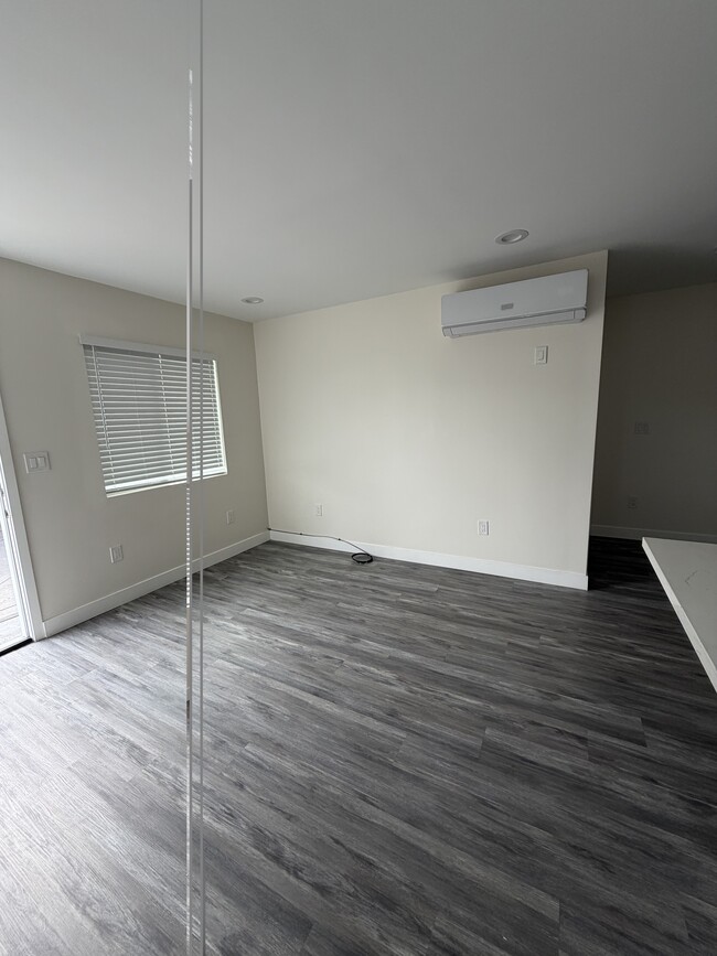 Photo - 331 W Walnut Ave